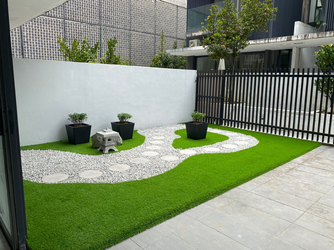 Transform Cement Surfaces : Easy Artificial Grass Installation with Draincell.